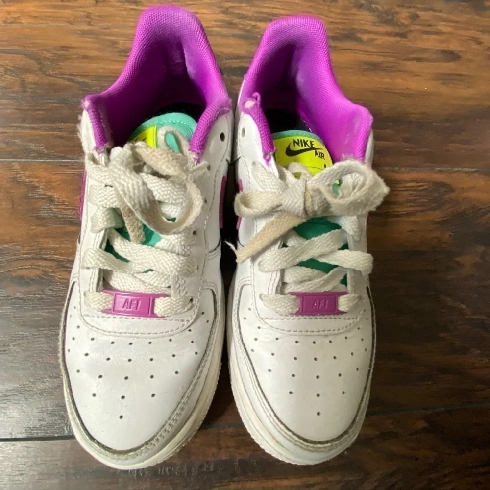 Nike Air Force 1 LV8